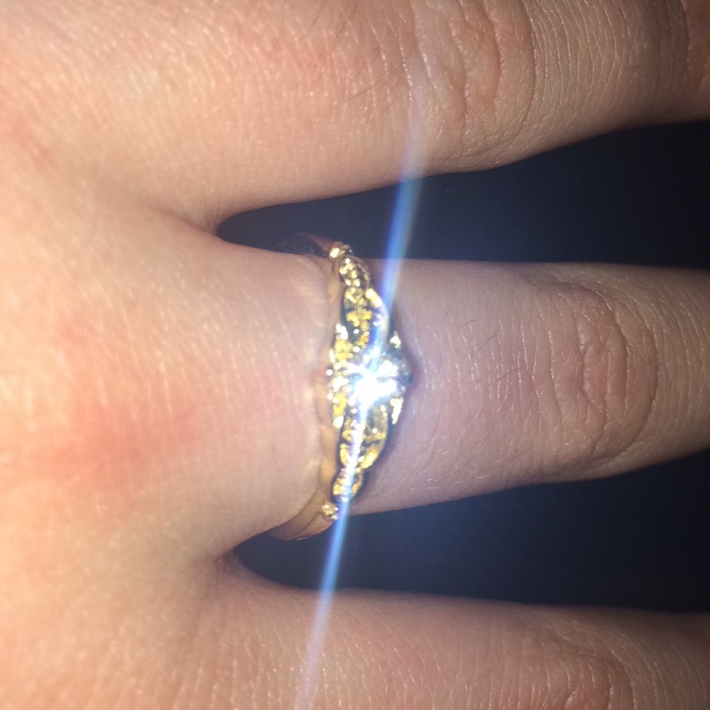 Ring - Picture 3 of 3